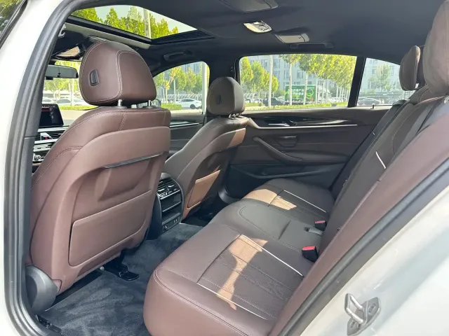 BMW BMW 5 Series 2022 525Li M Sport Package — Фото автомобиля 7