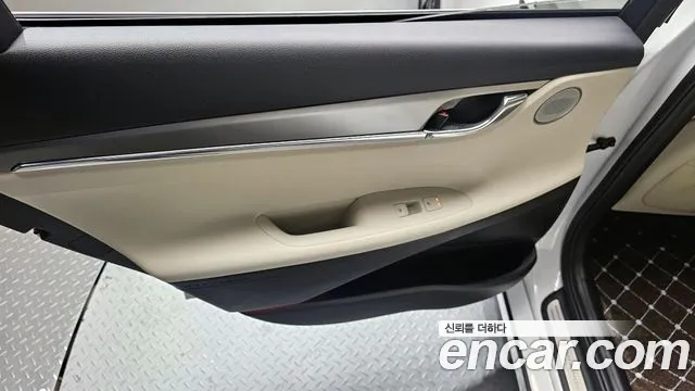 Hyundai Grandeur — Фото автомобиля 24