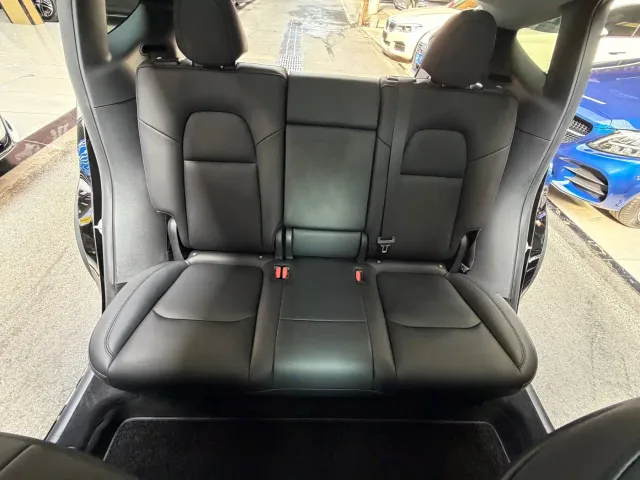 Tesla Model Y — Фото автомобиля 21