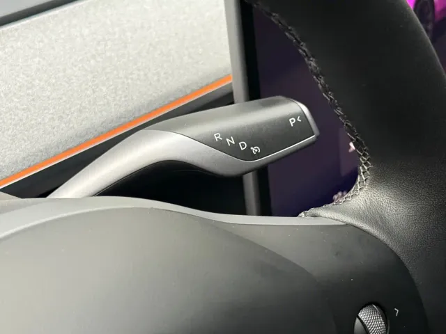Tesla Model Y — Фото автомобиля 7