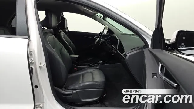 Kia Niro Niro (New) — Фото автомобиля 11