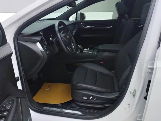 Cadillac XT5 — Фото автомобиля 9