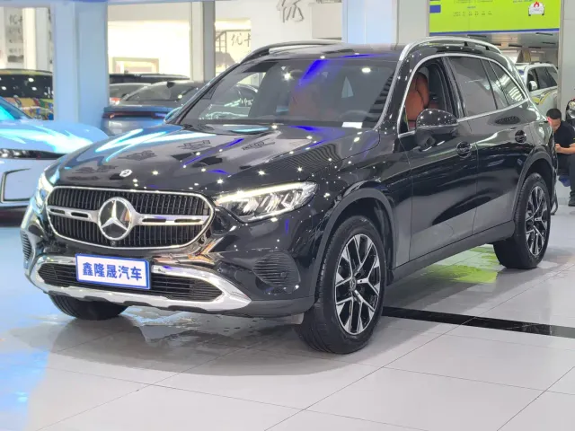 Фотография автомобиля — Mercedes-Benz GLC-Class