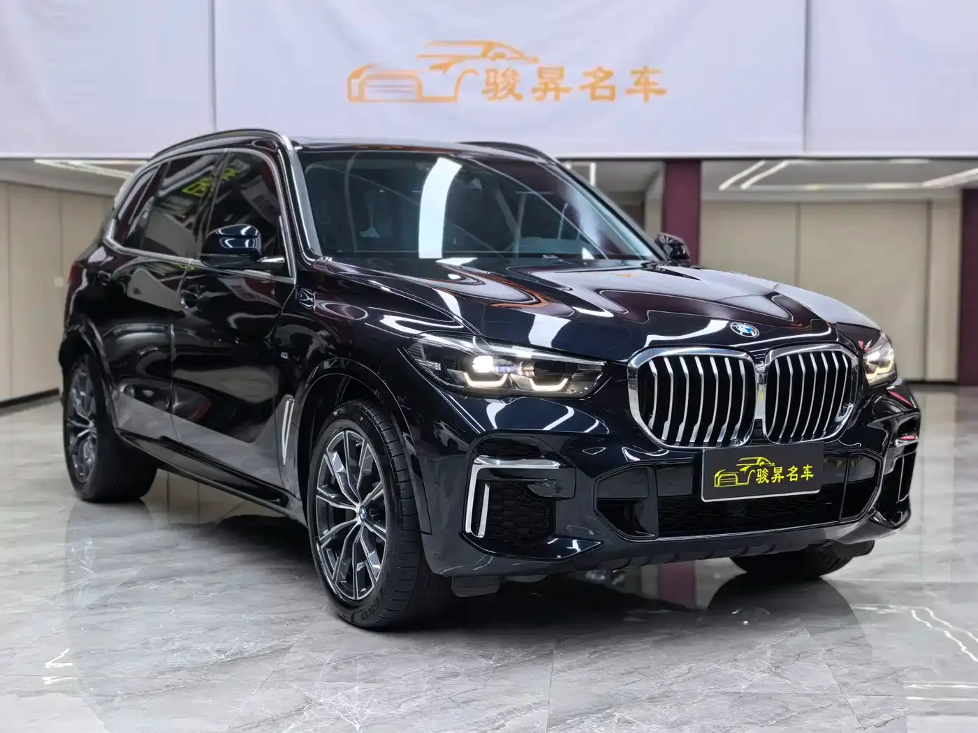 BMW BMW X5 2022 Facelift xDrive 30Li M Sport Package — Фото автомобиля 3