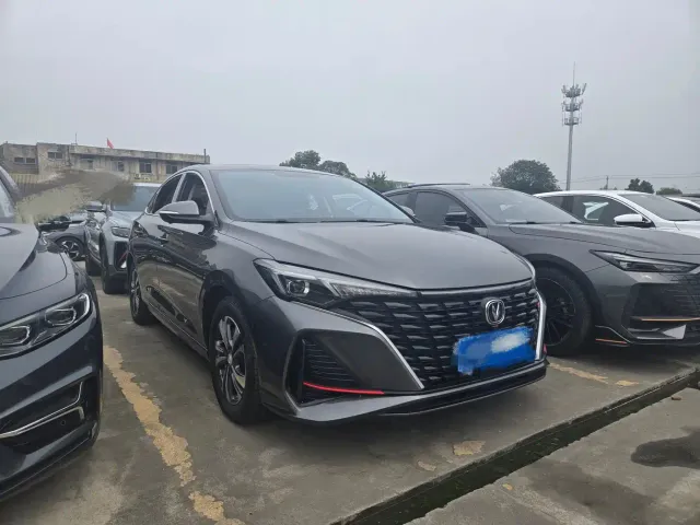 Changan Eado — Фото автомобиля 3