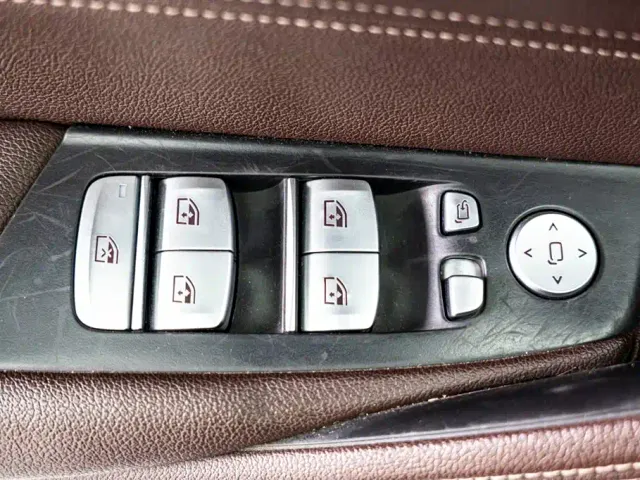 BMW 5 Series — Фото автомобиля 19
