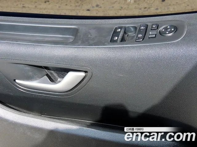 Hyundai Staria Staria — Фото автомобиля 11