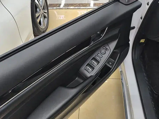 Honda Accord — Фото автомобиля 7