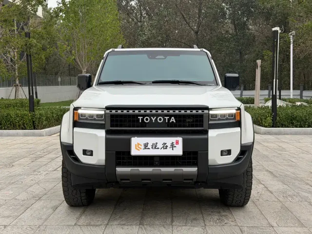 Toyota Prado — Фото автомобиля 2