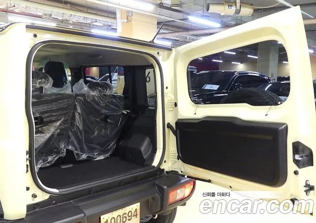 Suzuki Jimny — Фото автомобиля 12