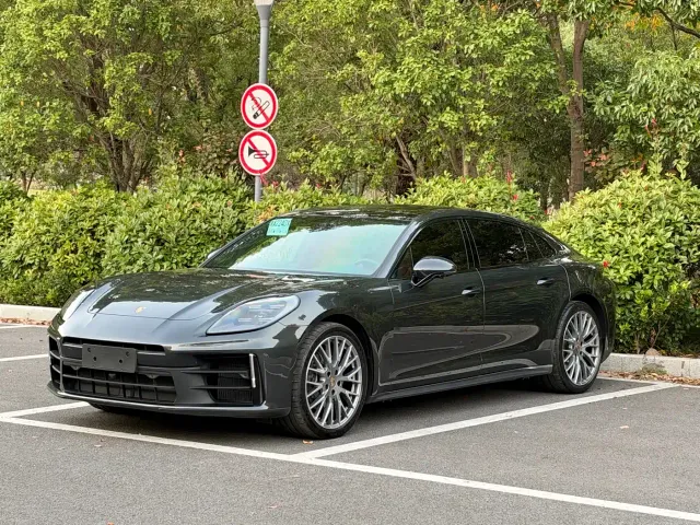 Фотография автомобиля — Porsche Panamera
