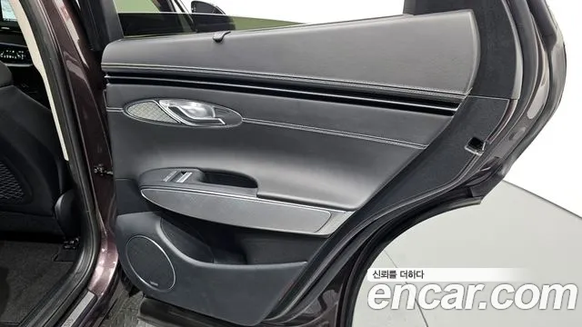 Genesis GV70 — Фото автомобиля 27