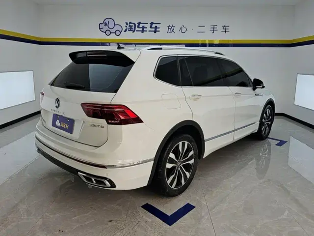 Volkswagen Tiguan L — Фото автомобиля 3
