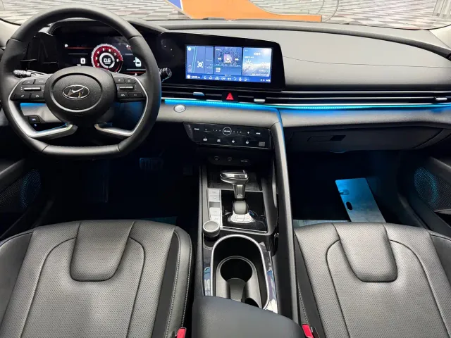 Hyundai Elantra — Фото автомобиля 18