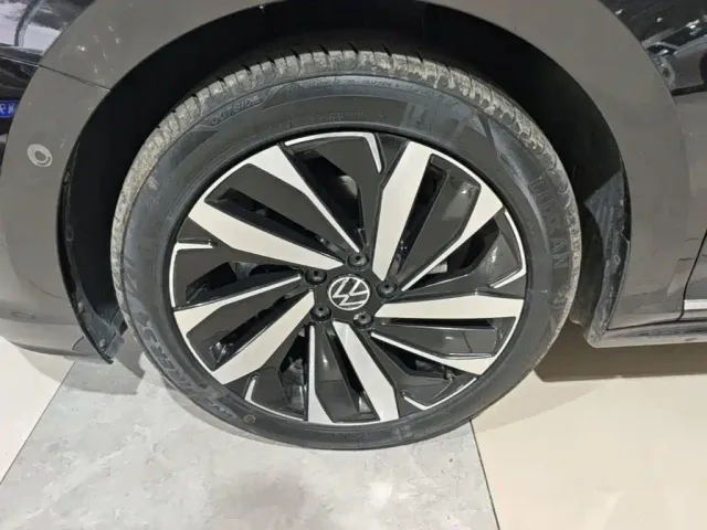Volkswagen Passat — Фото автомобиля 22