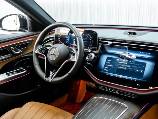 Mercedes-Benz E-Class — Фото автомобиля 24