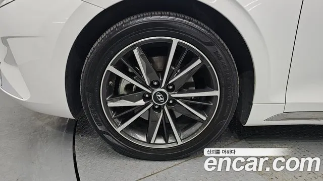 Hyundai Grandeur Новый Grandeur IG 3.0 LPi (Для проката) — Фото автомобиля 5