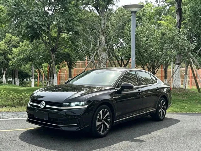 Фотография автомобиля — Volkswagen Magotan