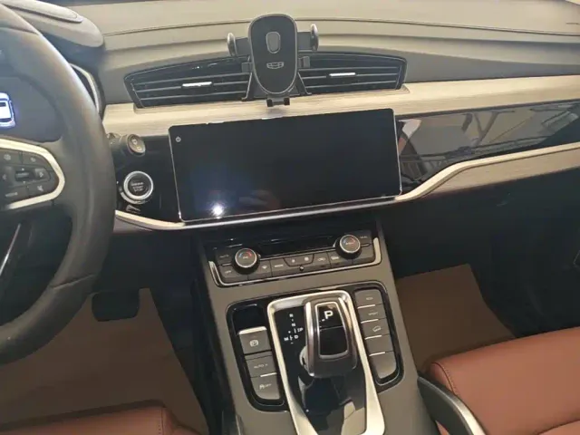 Geely Boyue — Фото автомобиля 12
