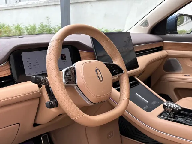 Aito M7 — Фото автомобиля 6