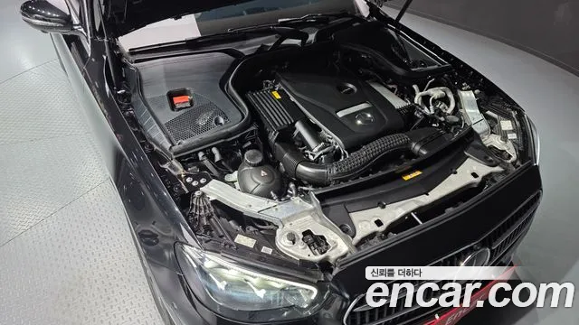 Mercedes-Benz E-Class — Фото автомобиля 20