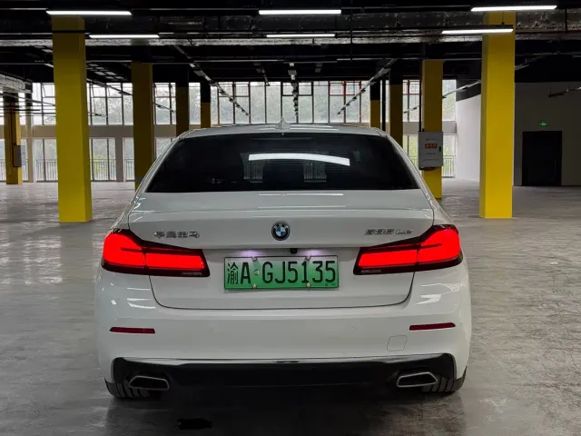 BMW 5 Series — Фото автомобиля 5