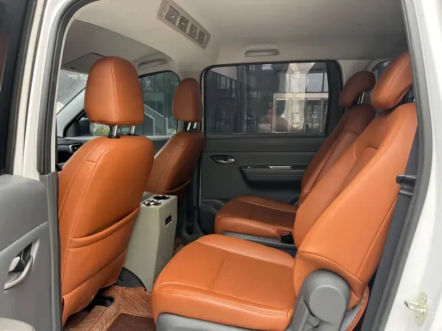Wuling Hongguang — Фото автомобиля 7
