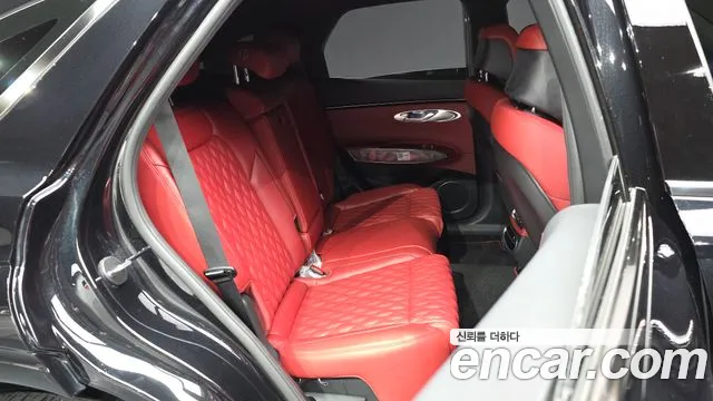 Genesis GV70 — Фото автомобиля 11