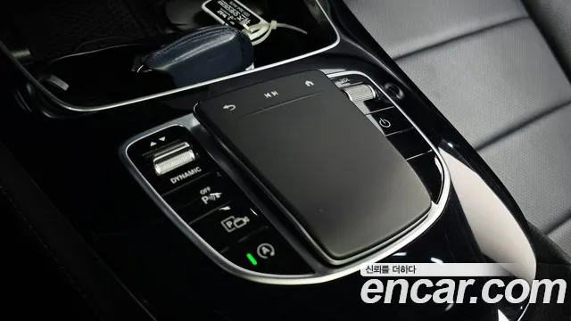 Mercedes-Benz E-Class — Фото автомобиля 30