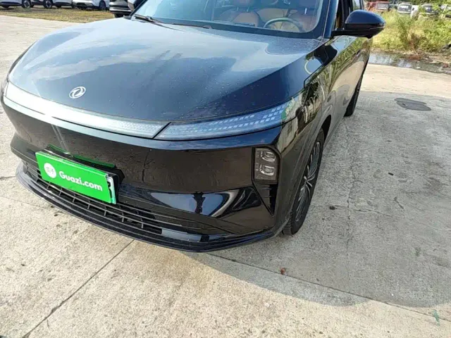 Dongfeng Aeolus Dongfeng Aeolus L8 2025 Plug-in Hybrid — Фото автомобиля 23