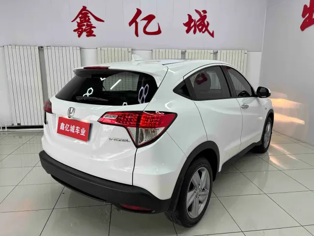 Honda Vezel — Фото автомобиля 4