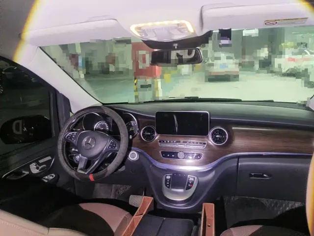 Mercedes-Benz V-Class — Фото автомобиля 12