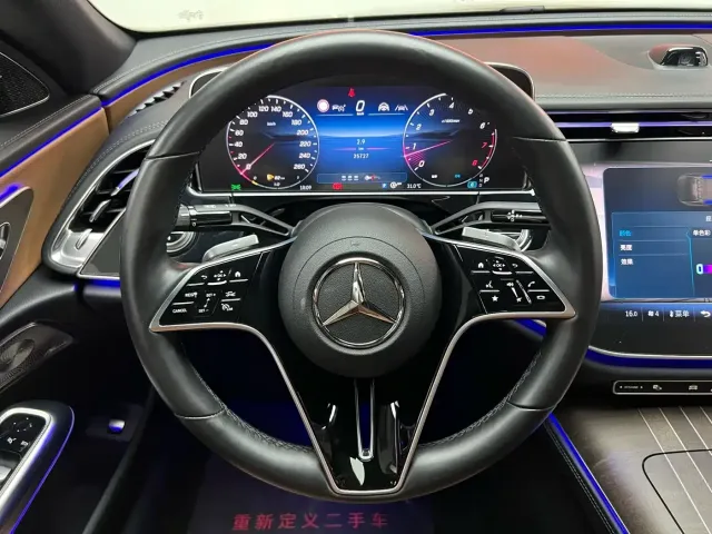 Mercedes-Benz E-Class — Фото автомобиля 14