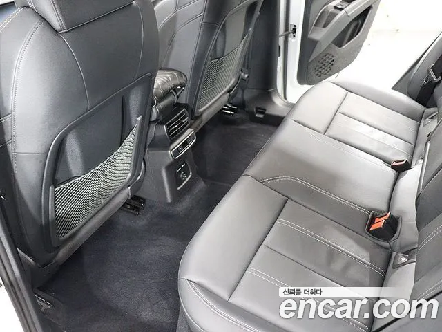 Audi Q4 e-tron — Фото автомобиля 16