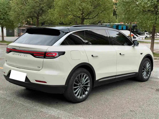 Leapmotor C11 — Фото автомобиля 13