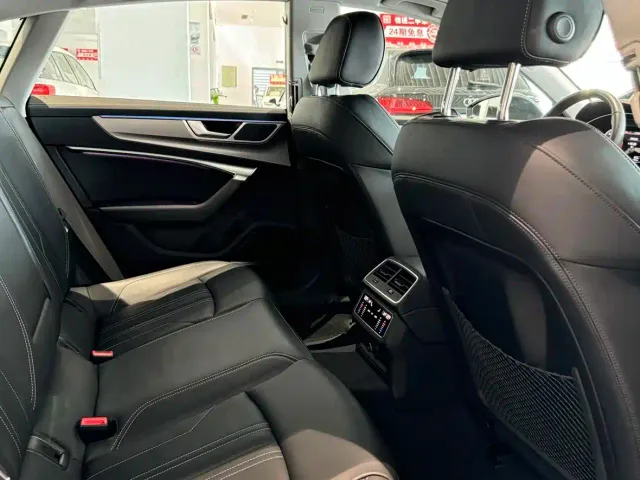 Audi A7 — Фото автомобиля 10