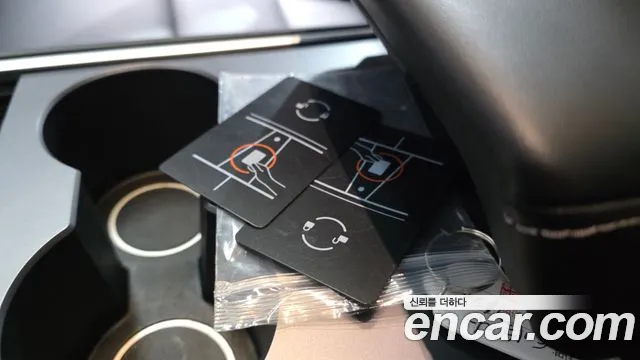 Tesla Model Y — Фото автомобиля 13