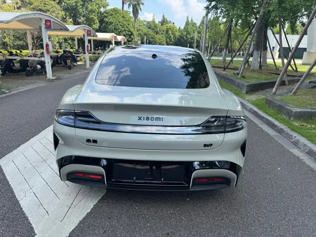 Xiaomi SU7 — Фото автомобиля 11