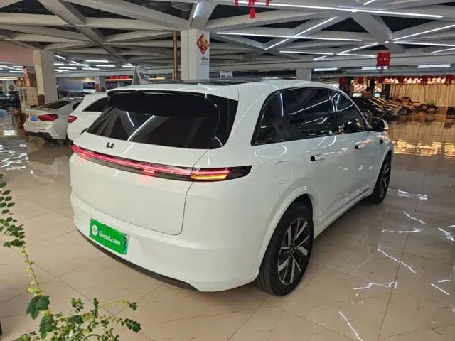 Li Auto L7 — Фото автомобиля 6