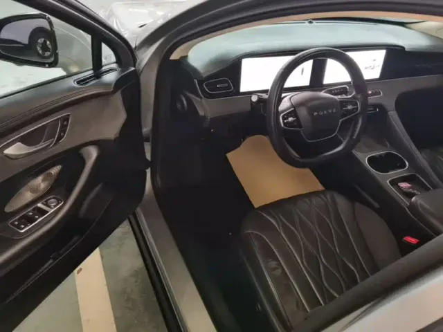 Roewe D7 — Фото автомобиля 15
