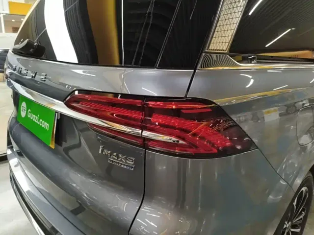 Roewe iMAX8 — Фото автомобиля 7