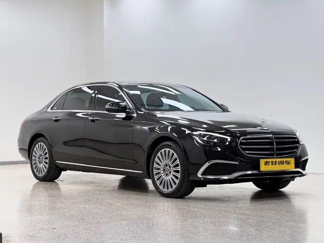 Mercedes-Benz E-Class — Фото автомобиля 3