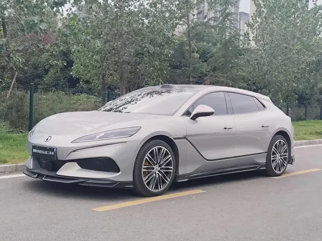 Фотография автомобиля — Denza Z9GT