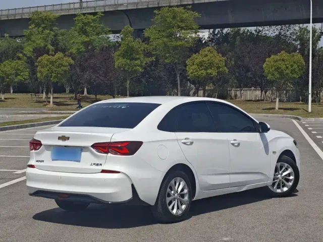 Chevrolet Monza — Фото автомобиля 15