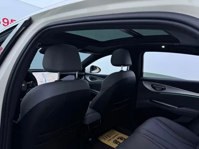 BYD Seal 07 DM-i — Фото автомобиля 7