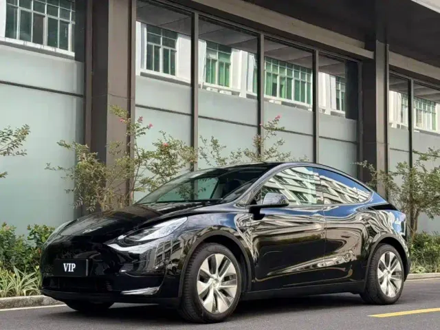Фотография автомобиля — Tesla Model Y