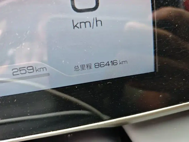BYD Qin L — Фото автомобиля 8