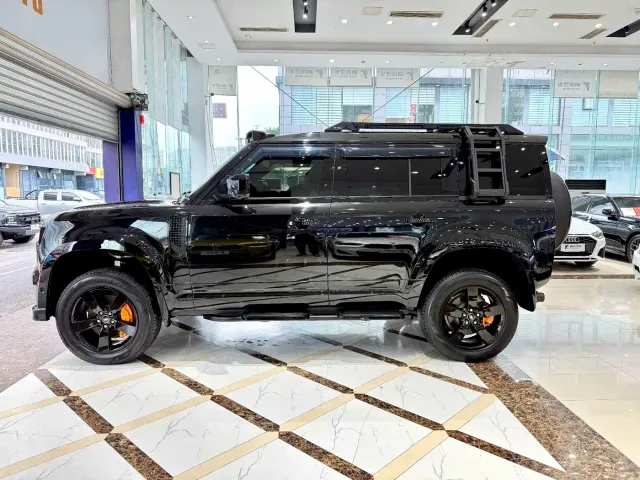 Land Rover Defender — Фото автомобиля 15