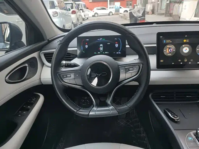 BYD Seal 05 DM-i — Фото автомобиля 10