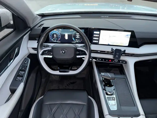Changan CS75 Plus — Фото автомобиля 12
